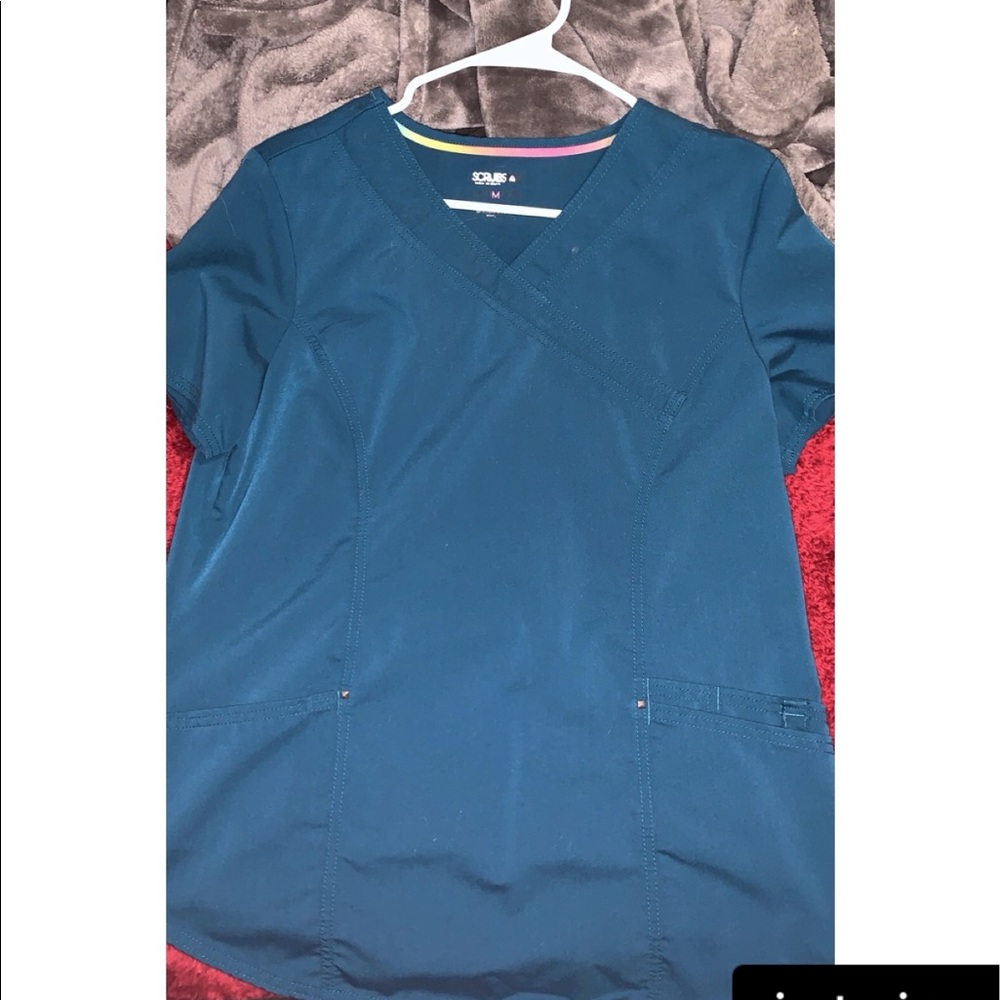Scrub top